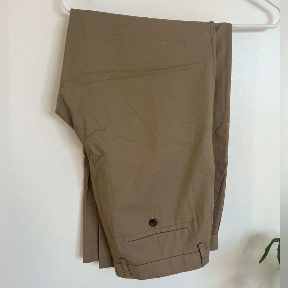 Banana republic non iron tailored slim fit chinos beige/ tan size 34/30
